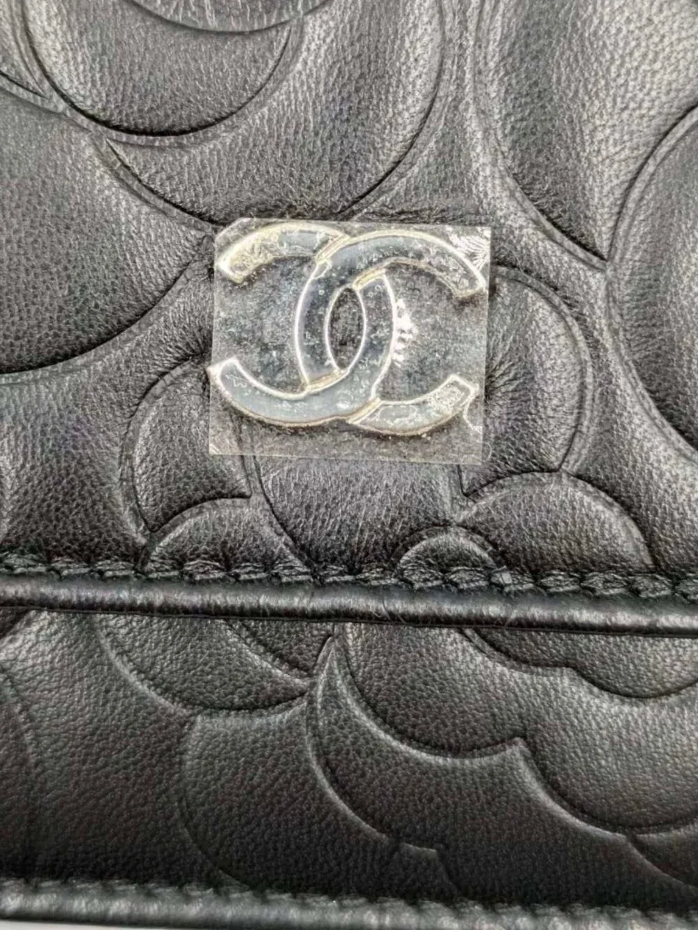 Pre-owned Chanel Camellia Embossed Lambskin Wallet On Chain Black - Picture 7 of 13